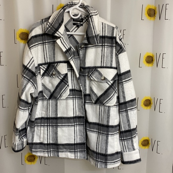 CARBON38 Boyfriend Plaid Shacket - Picture 7 of 12